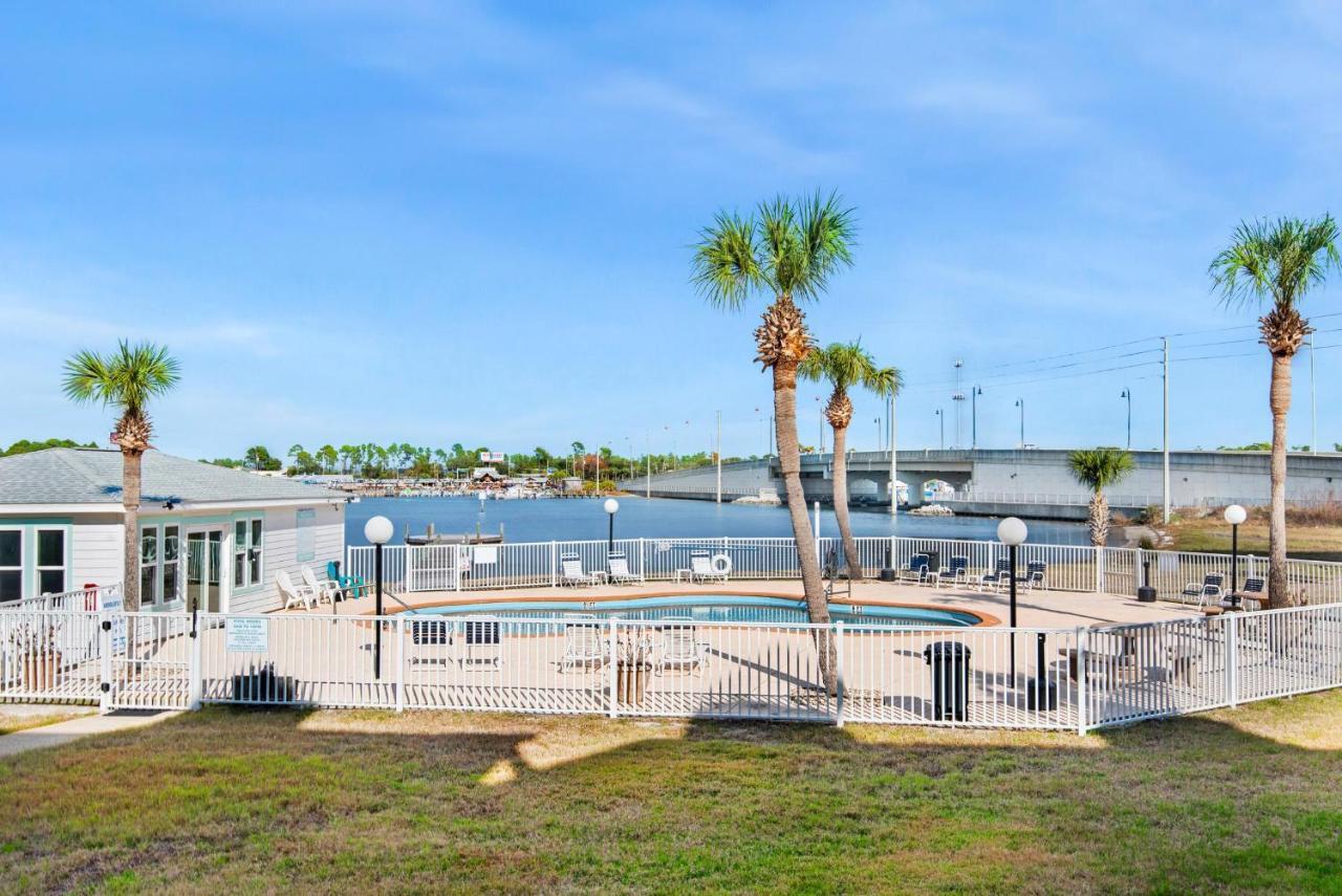 Crabby Lagoon C104 Holiday home *
